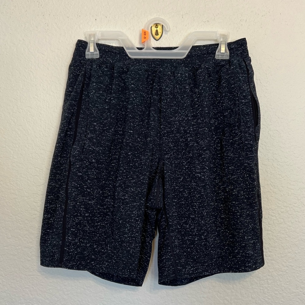 Men’s Lululemon Black and Gray Spotted Shorts